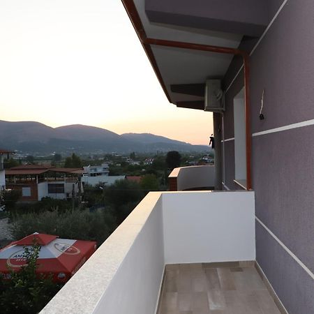 Georgemishel Guest House Berat Exterior foto