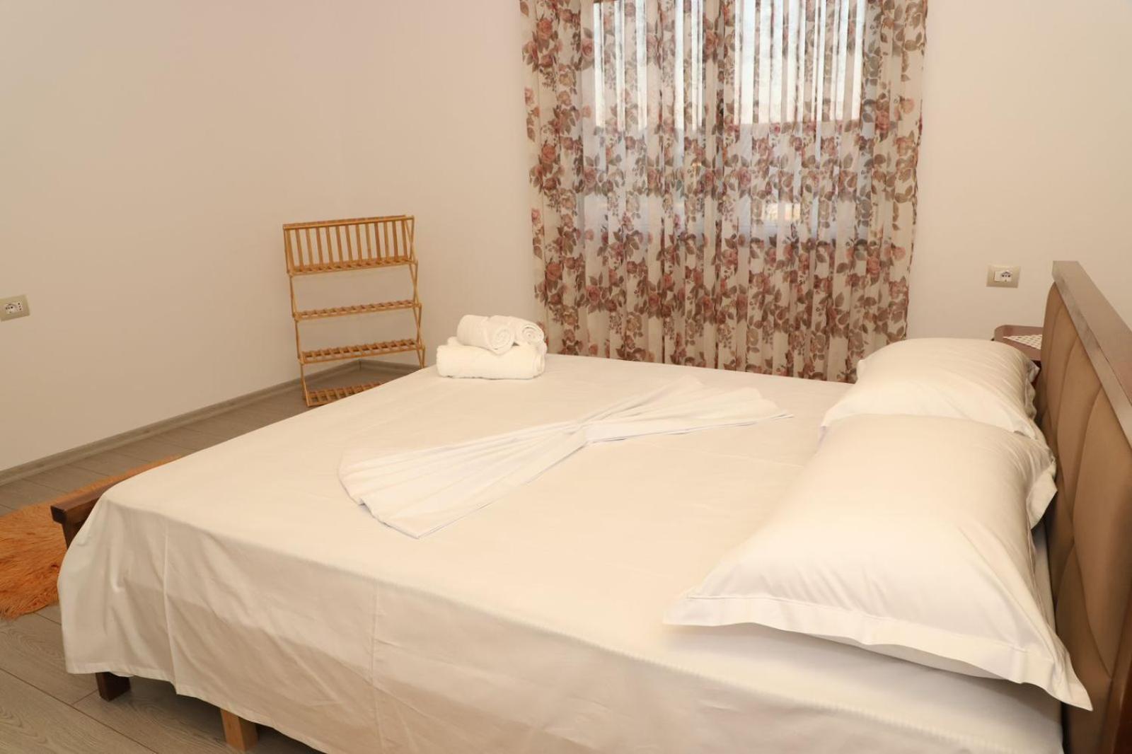 Georgemishel Guest House Berat Exterior foto