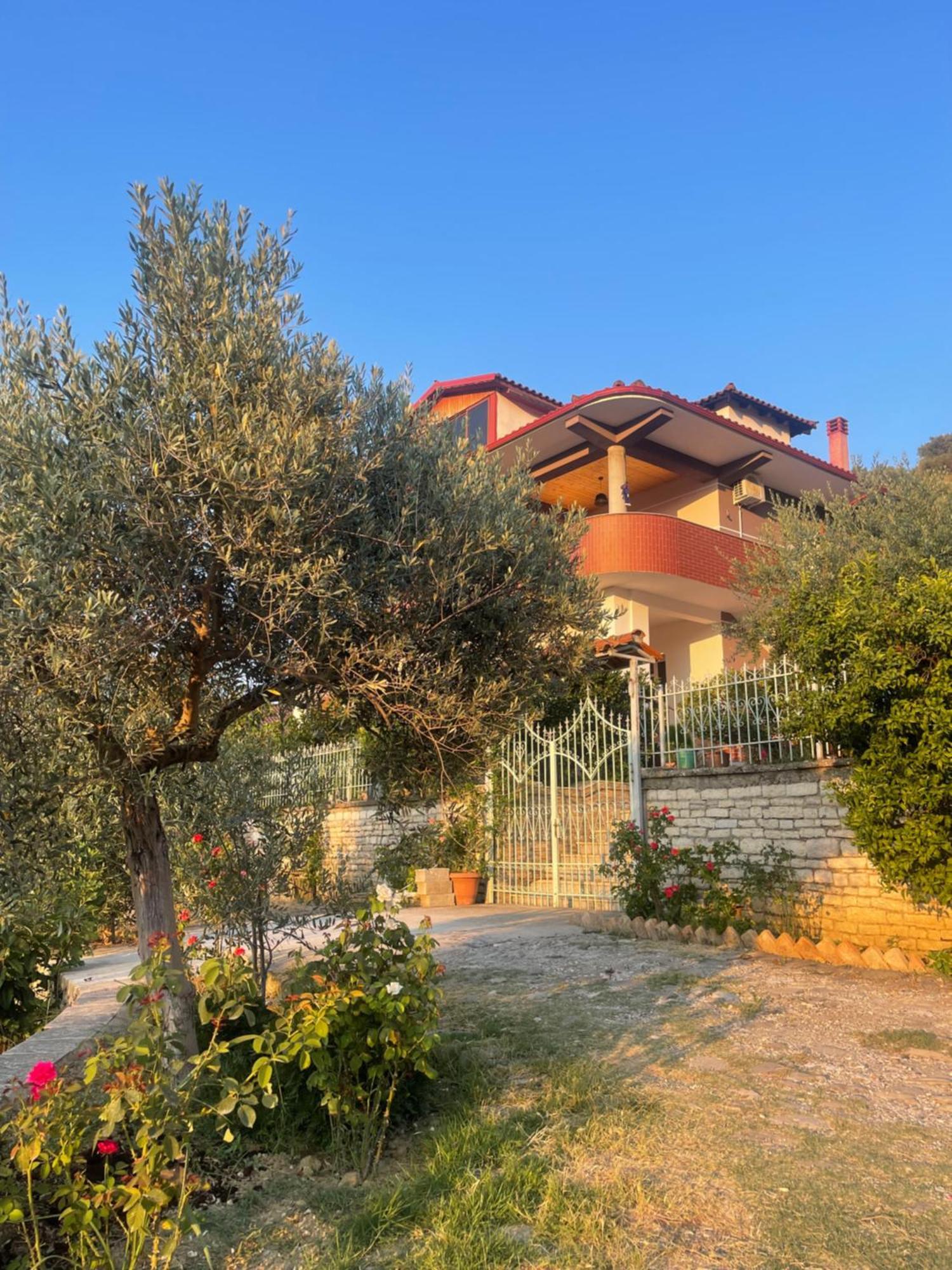 Georgemishel Guest House Berat Exterior foto