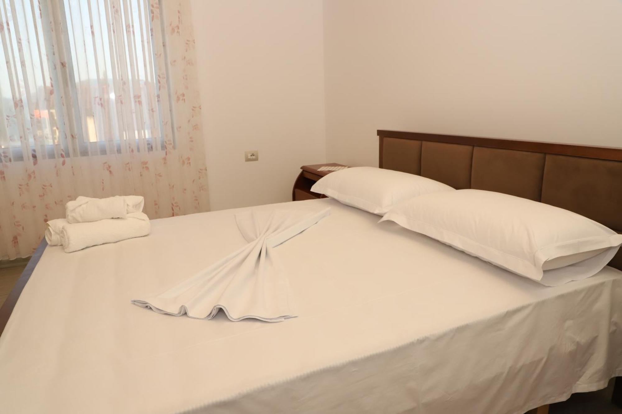 Georgemishel Guest House Berat Exterior foto